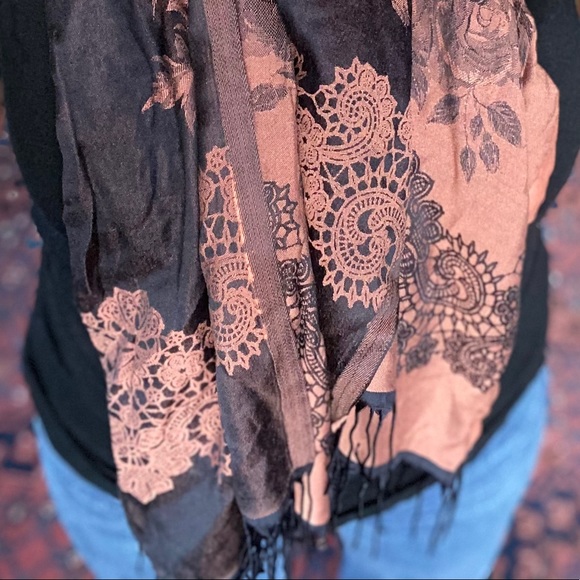 Patterned Scarf - Picture 3 of 4